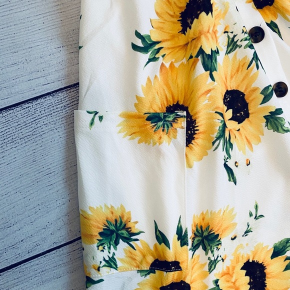 New white sunflower spaghetti strap dress - Picture 4 of 6